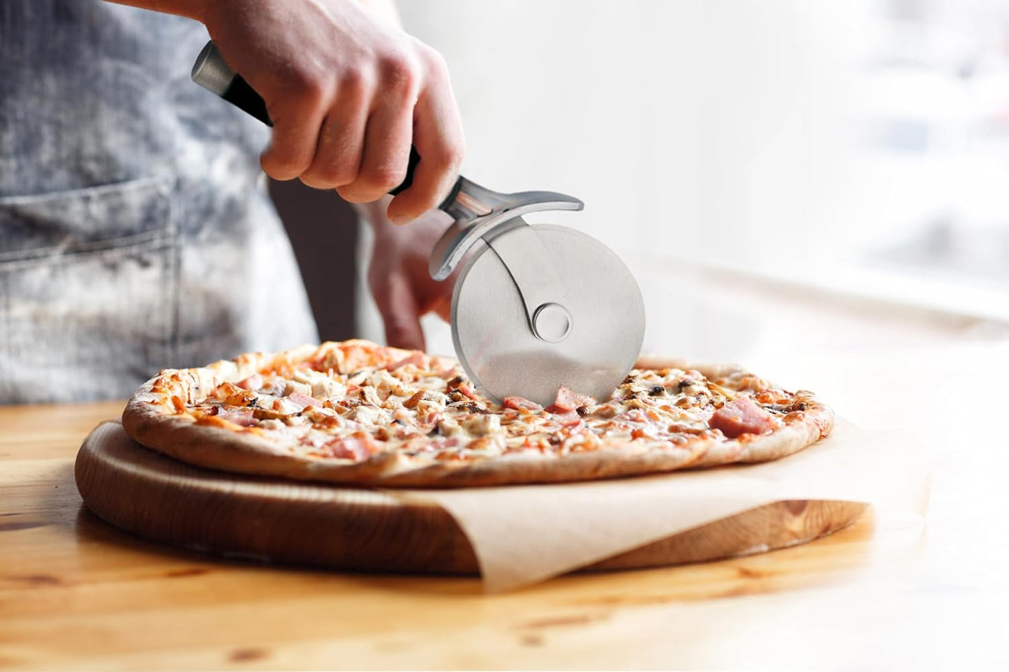 KitchenAid Classic Pizza Wheel with Sharp Blade For Cutting Through Crusts, Pies and