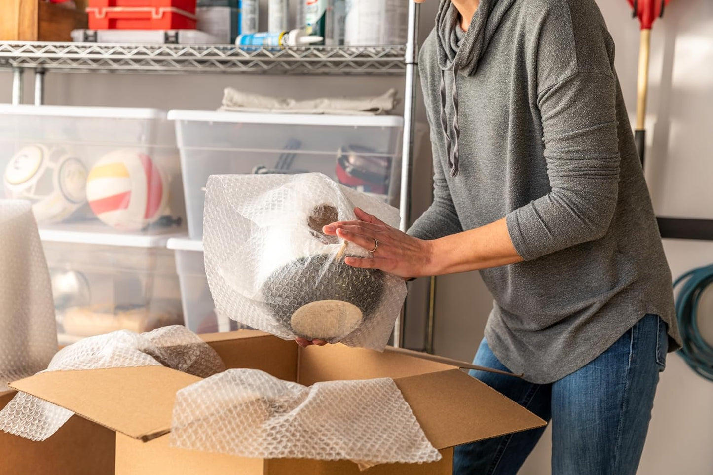 Duck Brand Small Bubble Cushioning Wrap for Moving & Shipping - 175 FT Bubble Packing Wrap for Extra Protection Packaging Boxes & Mailers - Clear